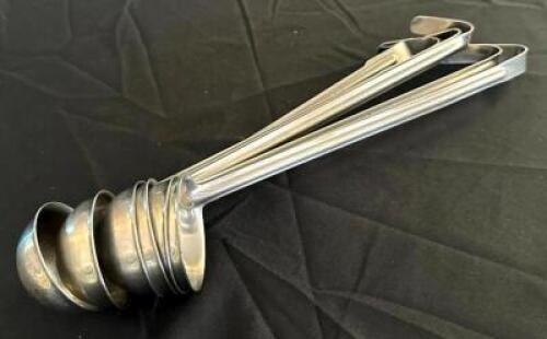 DESCRIPTION: (6) 2 OZ. STAINLESS LADLES LOCATION: 6TH FLOOR QTY: 6
