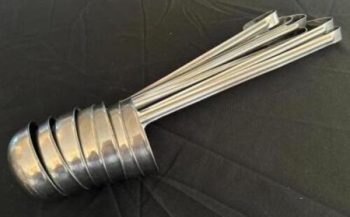 DESCRIPTION: (7) 4 OZ. STAINLESS LADLES LOCATION: 6TH FLOOR QTY: 7