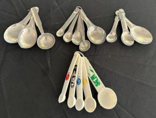 DESCRIPTION: (4) ASSORTED MEASURING SPOONS LOCATION: 6TH FLOOR QTY: 4