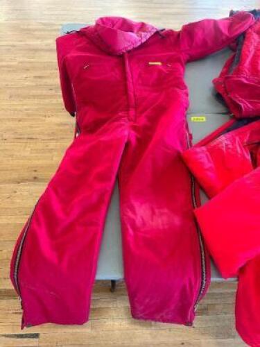 DESCRIPTION WEAR GUARD SIZE MEN TALL LARGE COVERALL BRAND / MODEL: WEAR GUARD LOCATION FLOOR 8 QTY 1