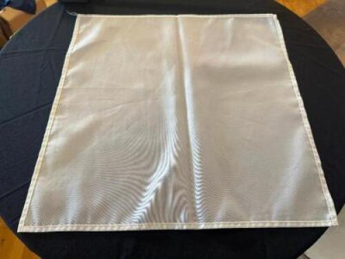 DESCRIPTION (185) 18" X 18" OFF WHITE LINEN NAPKINS THIS LOT IS: SOLD BY THE PIECE LOCATION FLOOR 6 QTY 185