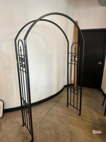 DESCRIPTION METAL GARDEN ARCH LOCATION FLOOR 6 QTY 1