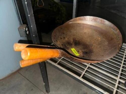 DESCRIPTION (2) 12" WOKS SKILLETS THIS LOT IS: ONE MONEY LOCATION SECOND BUILDING QTY 1