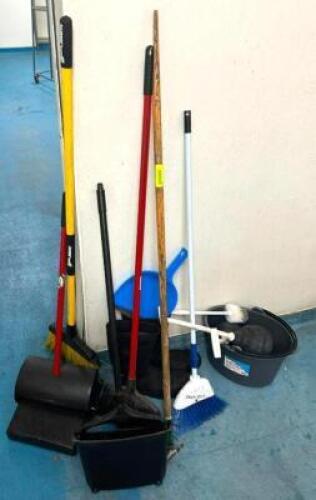 DESCRIPTION: ASSORTED CLEANING SUPPLIES AS SHOWN LOCATION: KITCHEN QTY: 1