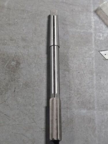 DESCRIPTION: (2) HSS CHUCKING REAMER BRAND MODEL WESTWARD 13H772 SIZE: 25/32" DIA RETAIL$: $49.22 QTY: 2