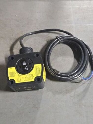 DESCRIPTION: (1) FMCW RADAR SENSOR BRAND MODEL BANNER TECH. QT50R-EU-AFH SIZE: 3.5 TO 24 METER RANGE RETAIL$: $1,026.26 QTY: 1