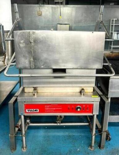 DESCRIPTION: 30 GALLON GAS AUTO TILTING SKILLET/BRAISING PAN BRAND/MODEL: VULCAN LOCATION: KITCHEN QTY: 1
