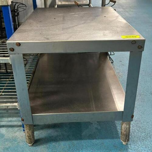 DESCRIPTION: 20" STAINLESS STEEL EQUIPMENT STAND WITH UNDERSHELF SIZE: 20"X24"X22" LOCATION: KITCHEN QTY: 1
