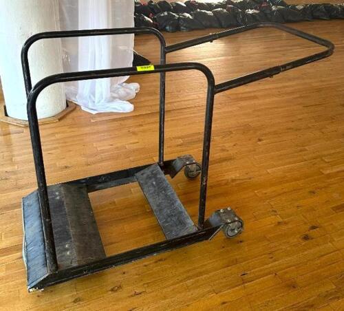DESCRIPTION: 42" TABLE CART SIZE: 42"X24" LOCATION: 7TH FLOOR QTY: 1