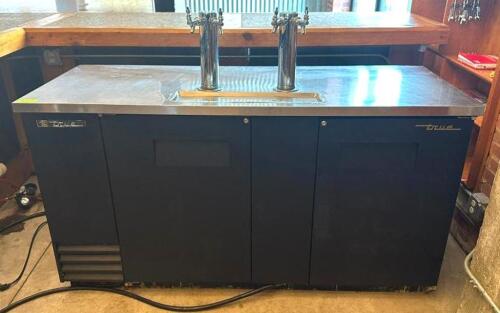 DESCRIPTION: 69" KEGERATOR BEER DISPENSER BRAND/MODEL: TRUE TDD-3 LOCATION: 6TH FLOOR QTY: 1