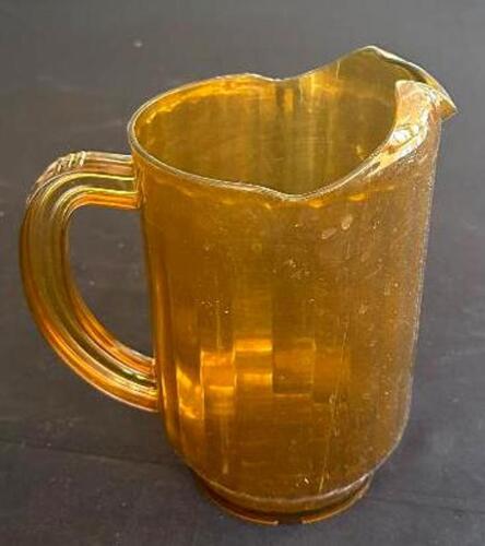 DESCRIPTION: (6) PLASTIC PITCHERS LOCATION: 6TH FLOOR QTY: 6