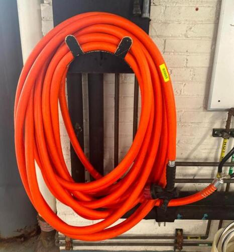 DESCRIPTION: HEAVY DUTY HOSE LOCATION: KITCHEN QTY: 1