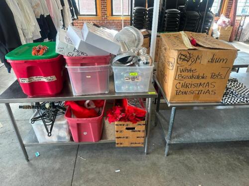 DESCRIPTION (1) LOT OF ASSORTED CHRISTMAS DECORATIONS. THIS LOT IS: ONE MONEY LOCATION FLOOR 8 QTY 1